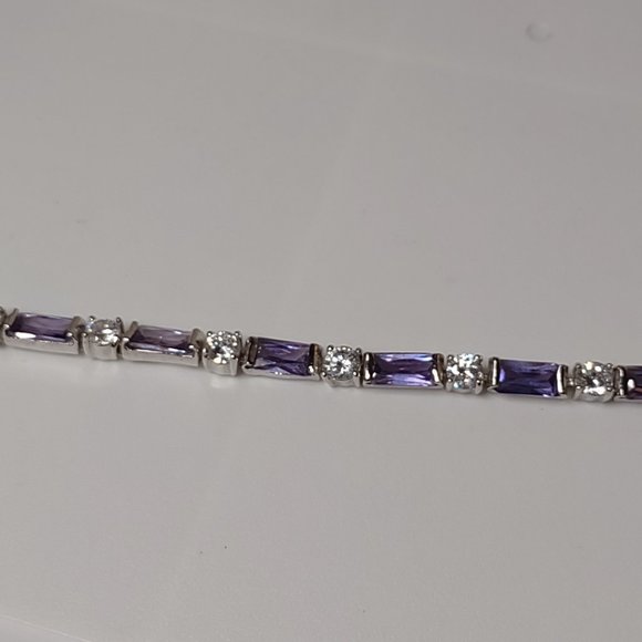 6.75 Inch Pretty Purple Bracelet - Picture 6 of 14
